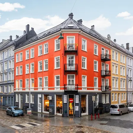 Dinbnb I 1898 Building With 95 Sqm Of Luxury I 2x Workspace Apartment Bergen